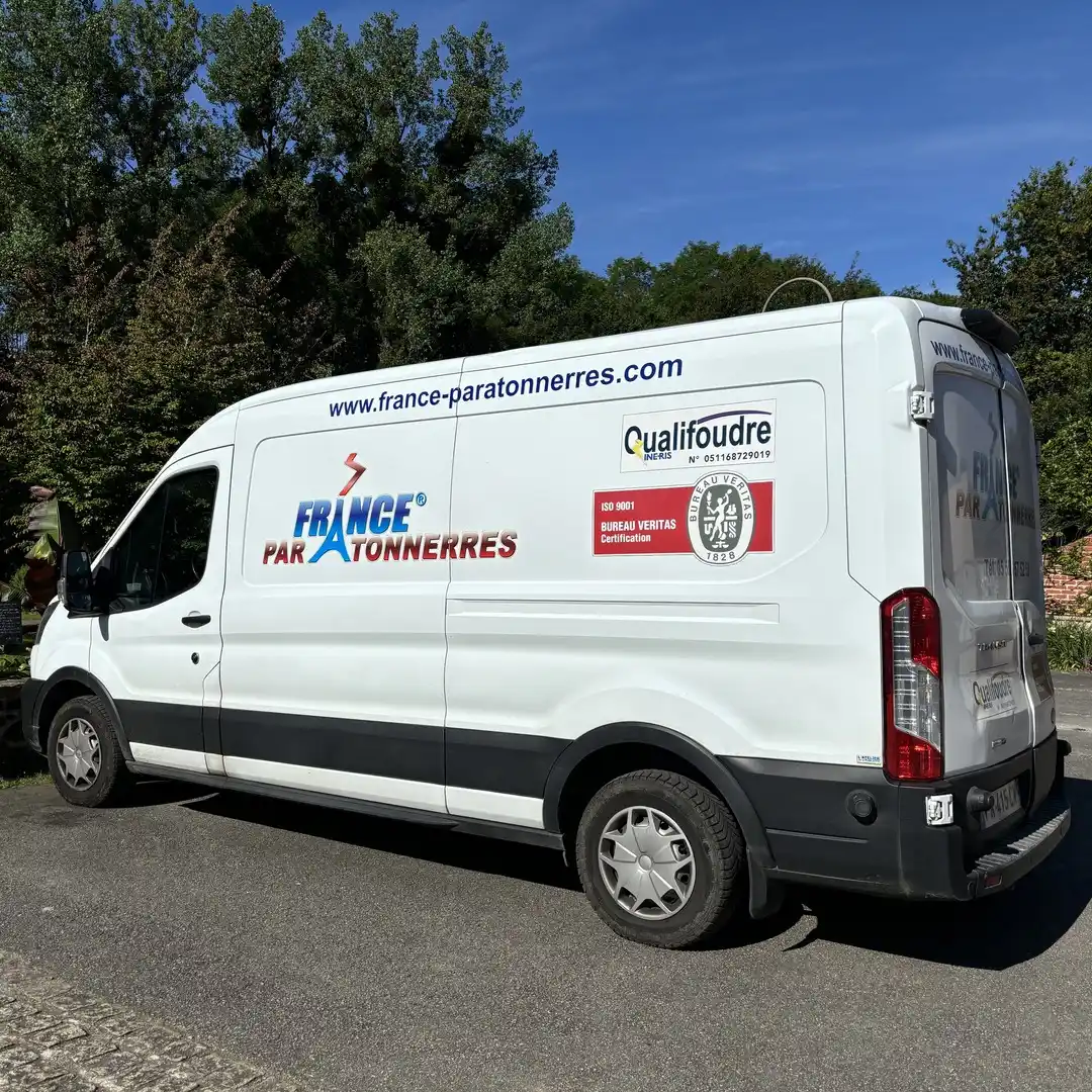 France lightning conductor verification truck